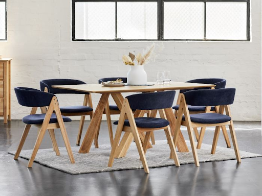How to Style a Dining Table